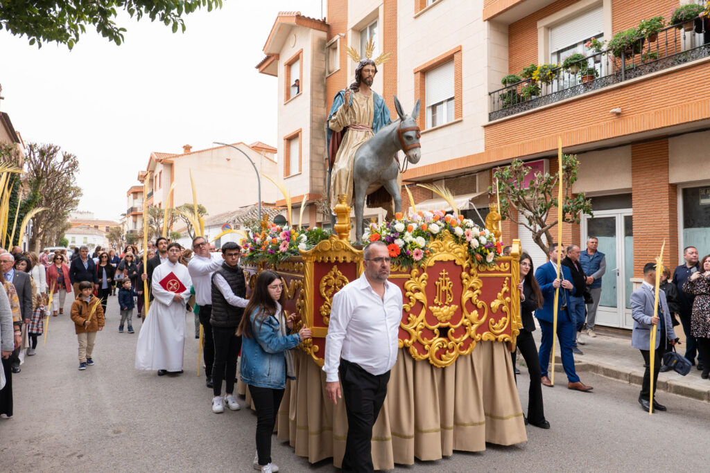 procesion domingo de ramos argamasilla de alba - Argamasilla de Alba celebra la procesión inaugural de ‘La Borriquilla’