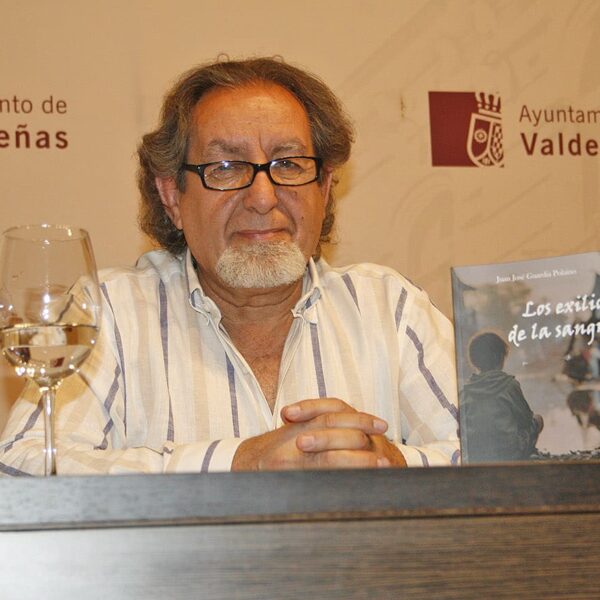 Juan José Guardia Polaino, firma el 24 de mayo, en la I Feria del Libro de Argamasilla de Calatrava, “Los exilios de la sangre”