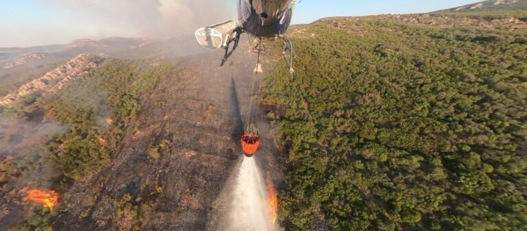 Refuerzos Contra Incendios: Argamasilla de Calatrava Combate el Fuego que Devasta 400 Hectáreas