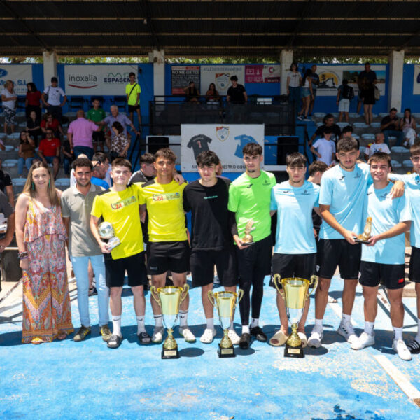 El I Torneo Almajamer de fútbol reunió este fin de semana a los mejores jugadores cadetes y juveniles de la zona