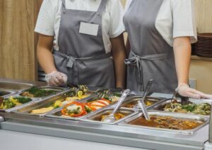 Más de 3.300 estudiantes disfrutarán del servicio de comedor escolar durante la Semana Santa.