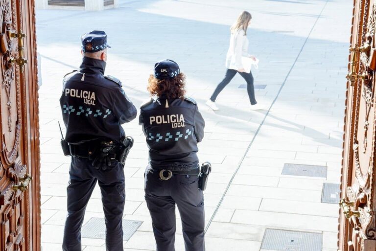 El DOCM publica el listado de aspirantes a las plazas de policía local en C-LM El DOCM publica el listado de aspirantes a las plazas de policía local en C-LM