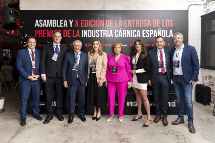 Miguel España Muñoz: Galardonado con el Premio ANICE 2025 a la Trayectoria Empresarial
