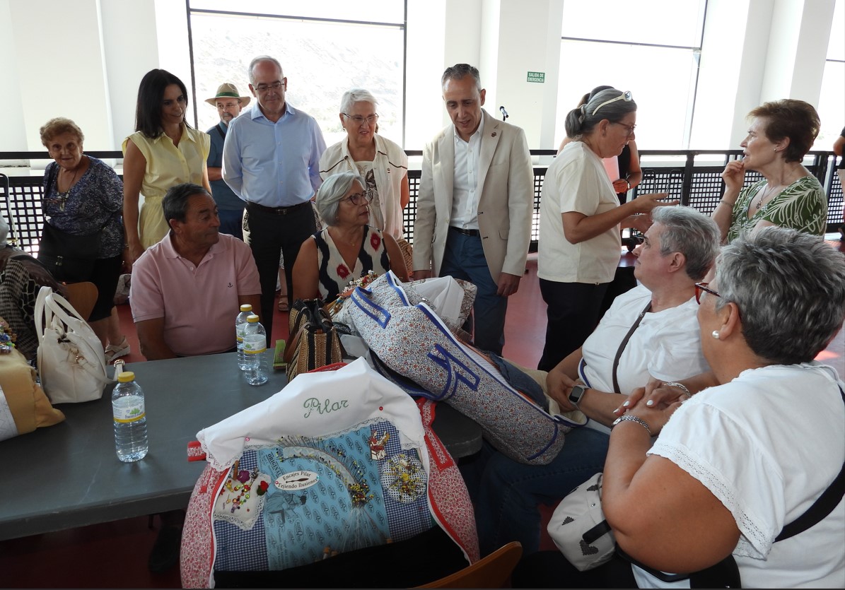 Éxito en el XXVI Encuentro de Encajeras: 560 participantes de toda España se dan cita en Puertollano 1 Éxito en el XXVI Encuentro de Encajeras: 560 participantes de toda España se dan cita en Puertollano